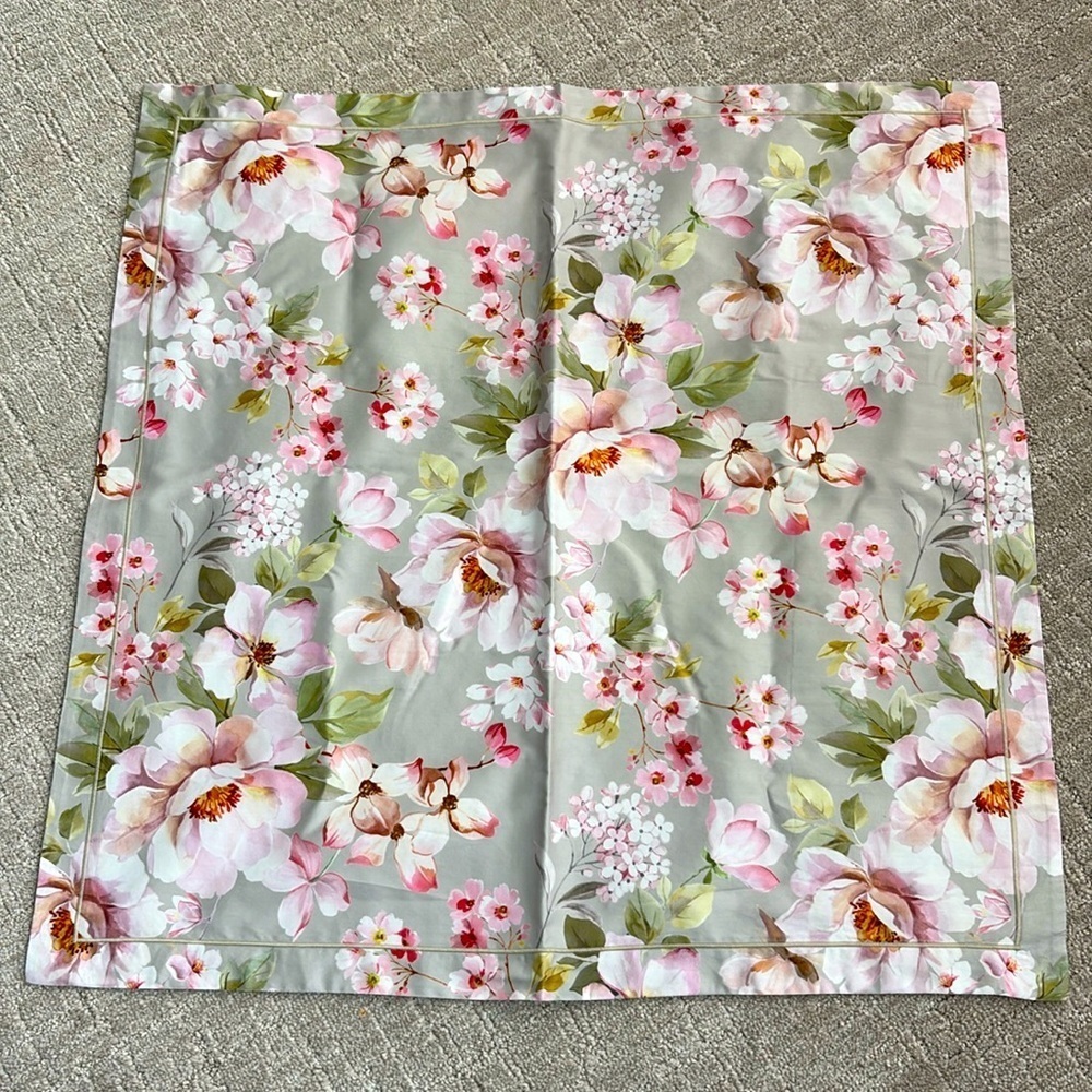 NEW Anne de Solene Voyageuse Rose Sateen 300 TC Organic Cotton Euro Sham